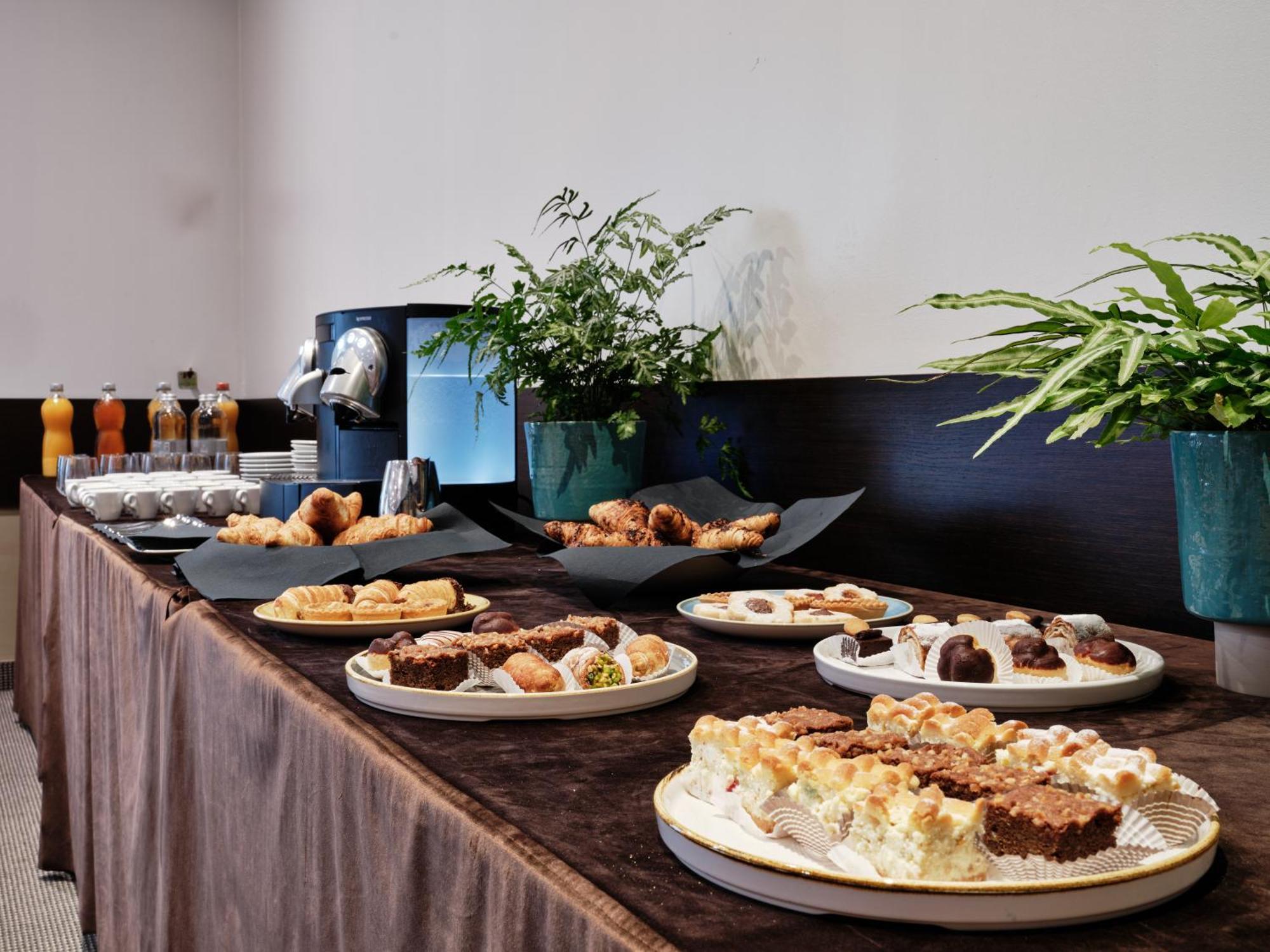 Crowne Plaza Milan - Malpensa Airport By Ihg Hotel Case Nuove  Buitenkant foto